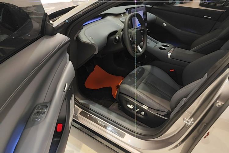 Used Xiaomi Auto YU7 2025 Ultra-Long Range High-Performance All-Wheel-Drive Max Edition Driver Seat