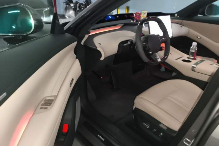 Used Xiaomi Auto YU7 2025 Ultra-Long Range High-Performance All-Wheel-Drive Max Edition Driver Seat