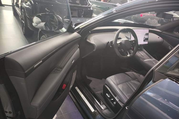 Used Xiaomi Auto YU7 2025 Ultra-Long Range Rear-Wheel Drive Version Driver Seat