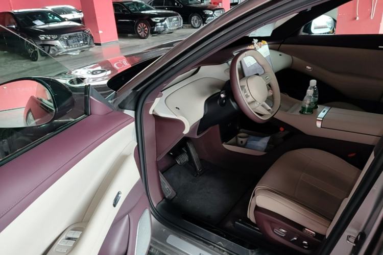 Used Xiaomi Auto YU7 2025 Ultra-Long Range Rear-Wheel Drive Version Driver Seat
