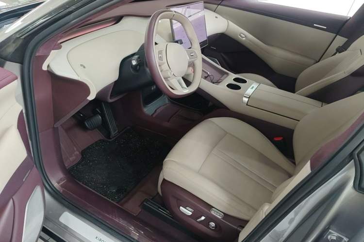 Used Xiaomi Auto YU7 2025 Ultra-Long Range High-Performance All-Wheel-Drive Max Edition Driver Seat