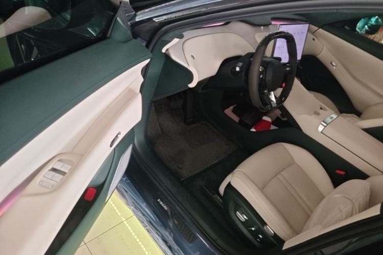 Used Xiaomi Auto YU7 2025 Ultra-Long Range High-Performance All-Wheel-Drive Max Edition Driver Seat