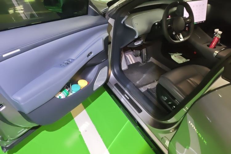 Used Xiaomi Auto YU7 2025 Ultra-Long Range High-Performance All-Wheel-Drive Max Edition Driver Seat