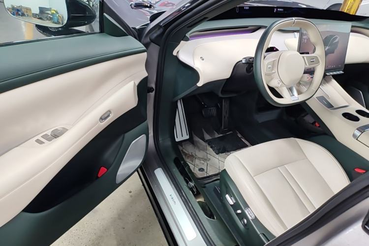 Used Xiaomi Auto YU7 2025 Ultra-Long Range All-Wheel Drive Pro Version Driver Seat