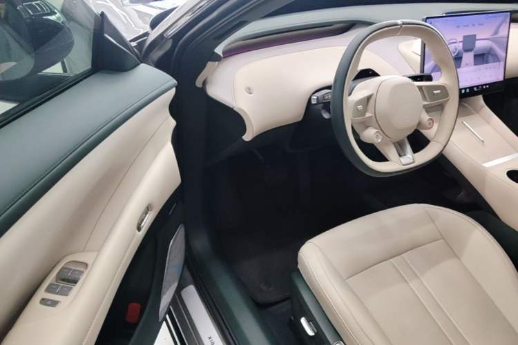 Used Xiaomi Auto YU7 2025 Ultra-Long Range Rear-Wheel Drive Version Driver Seat