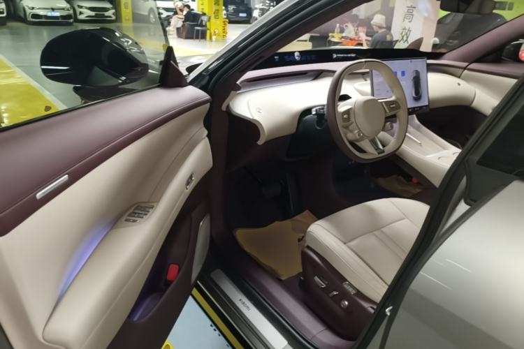 Used Xiaomi Auto YU7 2025 Ultra-Long Range Rear-Wheel Drive Version Driver Seat