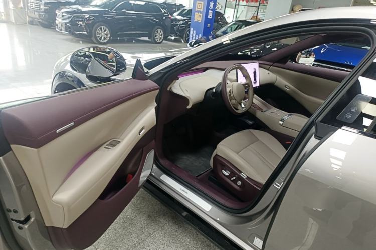 Used Xiaomi Auto YU7 2025 Ultra-Long Range Rear-Wheel Drive Version Driver Seat