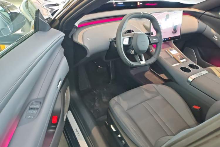 Used Xiaomi Auto YU7 2025 Ultra-Long Range Rear-Wheel Drive Version Driver Seat