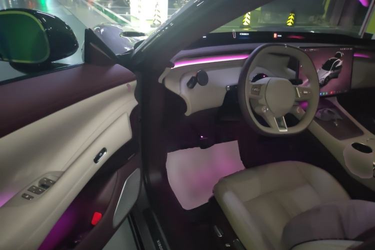 Used Xiaomi Auto YU7 2025 Ultra-Long Range High-Performance All-Wheel-Drive Max Edition Driver Seat
