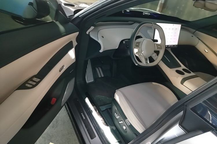 Used Xiaomi Auto YU7 2025 Ultra-Long Range All-Wheel Drive Pro Version Driver Seat