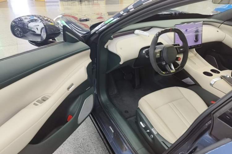 Used Xiaomi Auto YU7 2025 Ultra-Long Range High-Performance All-Wheel-Drive Max Edition Driver Seat