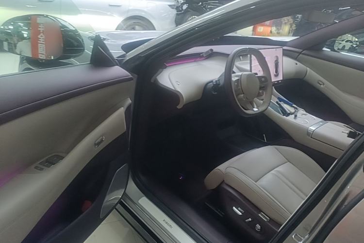 Used Xiaomi Auto YU7 2025 Ultra-Long Range Rear-Wheel Drive Version Driver Seat