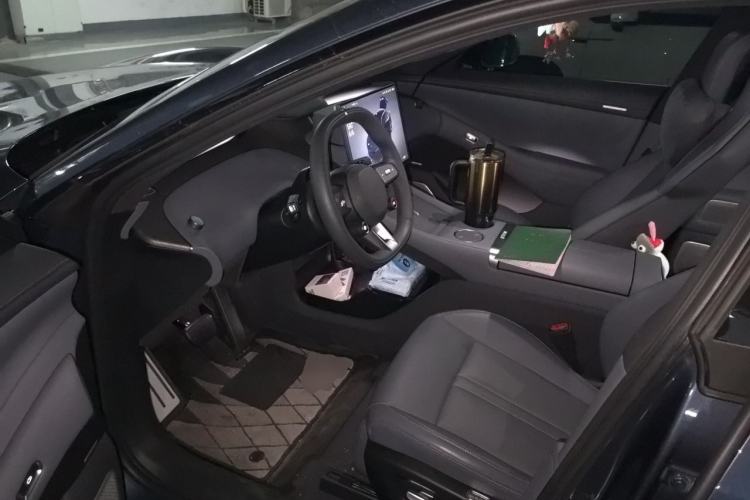 Used Xiaomi Auto YU7 2025 Ultra-Long Range High-Performance All-Wheel-Drive Max Edition Driver Seat