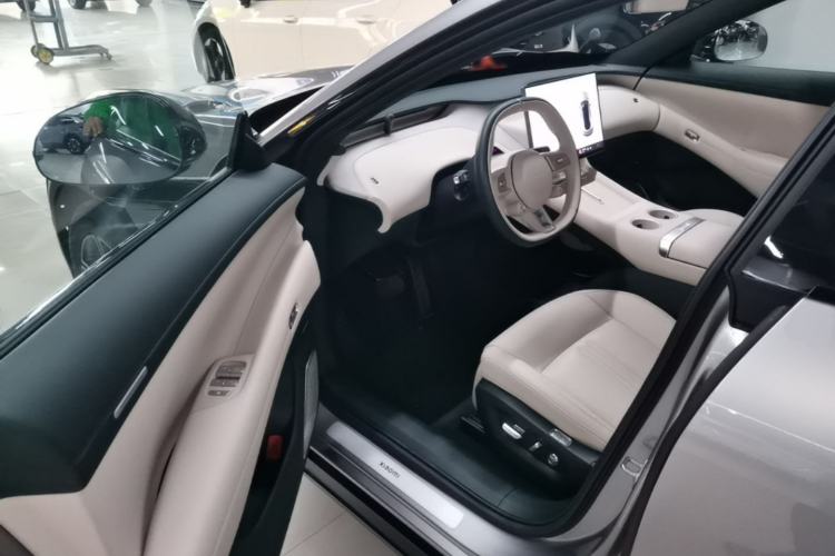 Used Xiaomi Auto YU7 2025 Ultra-Long Range Rear-Wheel Drive Version Driver Seat
