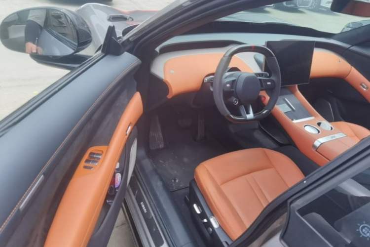 Used Xiaomi Auto YU7 2025 Ultra-Long Range High-Performance All-Wheel-Drive Max Edition Driver Seat
