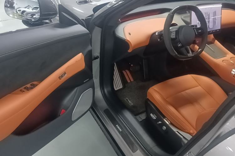 Used Xiaomi Auto YU7 2025 Ultra-Long Range High-Performance All-Wheel-Drive Max Edition Driver Seat