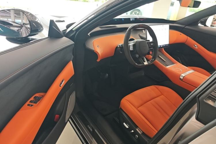 Used Xiaomi Auto YU7 2025 Ultra-Long Range High-Performance All-Wheel-Drive Max Edition Driver Seat