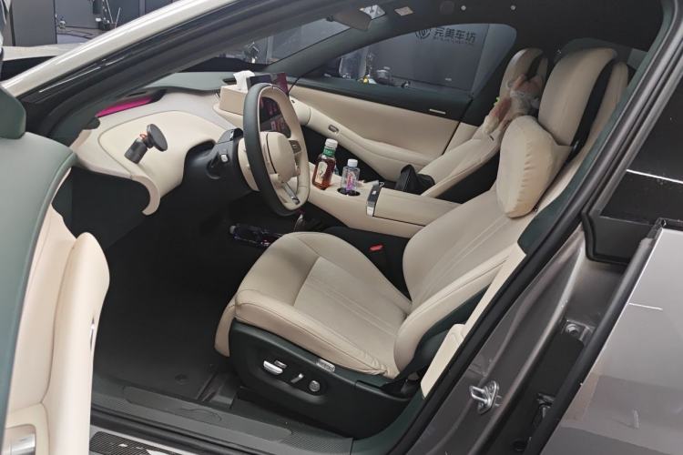 Used Xiaomi Auto YU7 2025 Ultra-Long Range High-Performance All-Wheel-Drive Max Edition Driver Seat