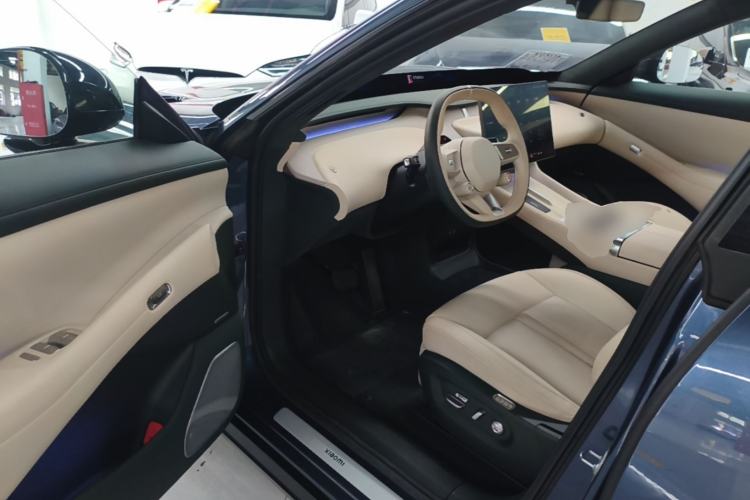 Used Xiaomi Auto YU7 2025 Ultra-Long Range High-Performance All-Wheel-Drive Max Edition Driver Seat
