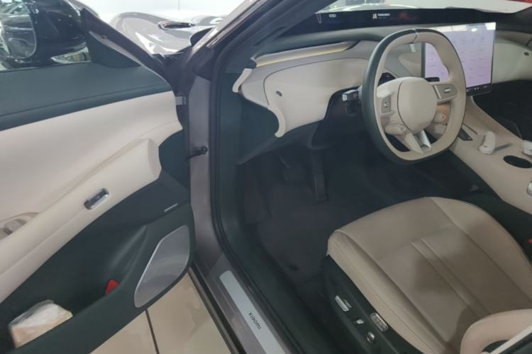 Used Xiaomi Auto YU7 2025 Ultra-Long Range High-Performance All-Wheel-Drive Max Edition Driver Seat