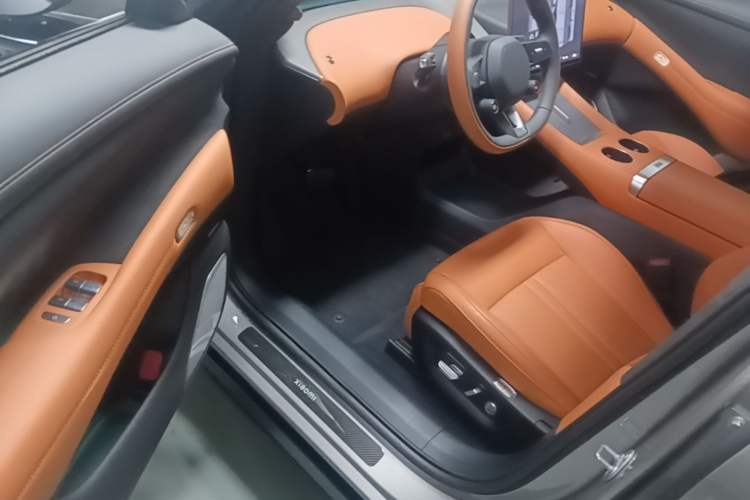 Used Xiaomi Auto YU7 2025 Ultra-Long Range High-Performance All-Wheel-Drive Max Edition Driver Seat