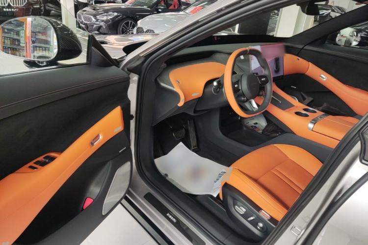 Used Xiaomi Auto YU7 2025 Ultra-Long Range High-Performance All-Wheel-Drive Max Edition Driver Seat