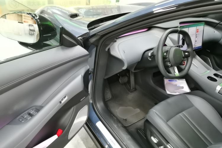 Used Xiaomi Auto YU7 2025 Ultra-Long Range High-Performance All-Wheel-Drive Max Edition Driver Seat