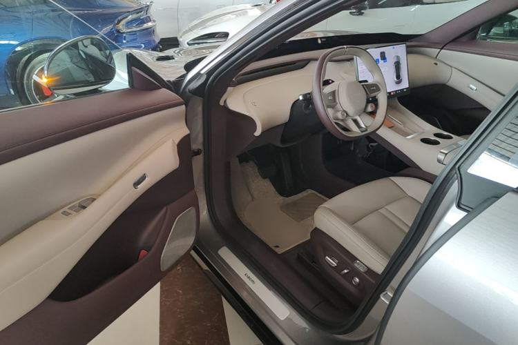 Used Xiaomi Auto YU7 2025 Ultra-Long Range Rear-Wheel Drive Version Driver Seat