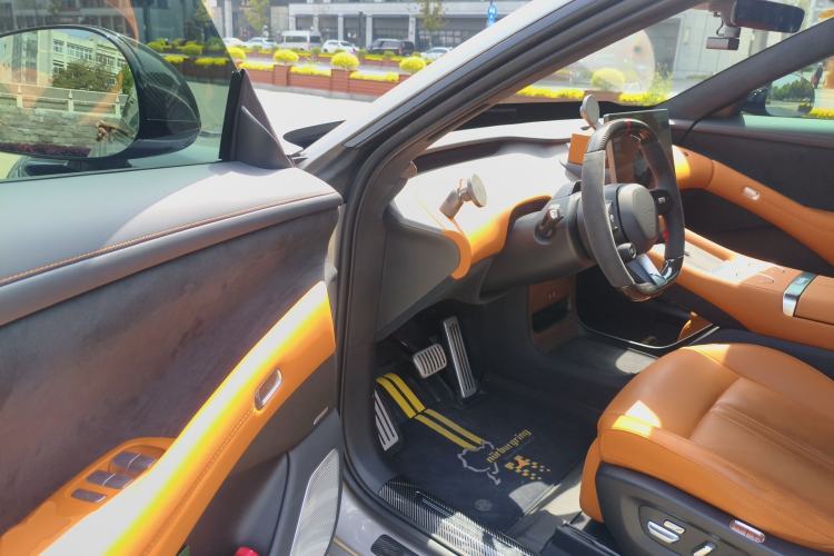 Used Xiaomi Auto YU7 2025 Ultra-Long Range High-Performance All-Wheel-Drive Max Edition Driver Seat