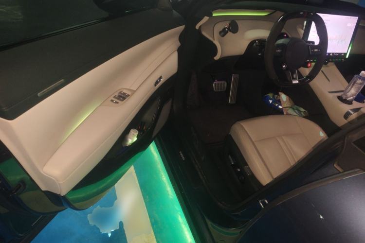 Used Xiaomi Auto YU7 2025 Ultra-Long Range High-Performance All-Wheel-Drive Max Edition Driver Seat