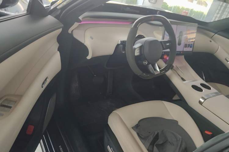 Used Xiaomi Auto YU7 2025 Ultra-Long Range High-Performance All-Wheel-Drive Max Edition Driver Seat