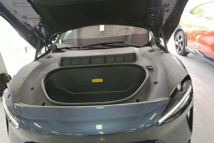 Used Xiaomi Auto YU7 2025 Ultra-Long Range High-Performance All-Wheel-Drive Max Edition Engine Bay