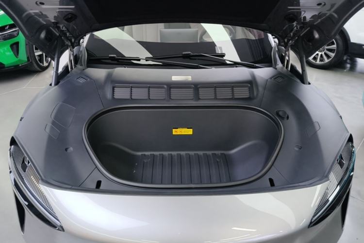 Used Xiaomi Auto YU7 2025 Ultra-Long Range High-Performance All-Wheel-Drive Max Edition Engine Bay