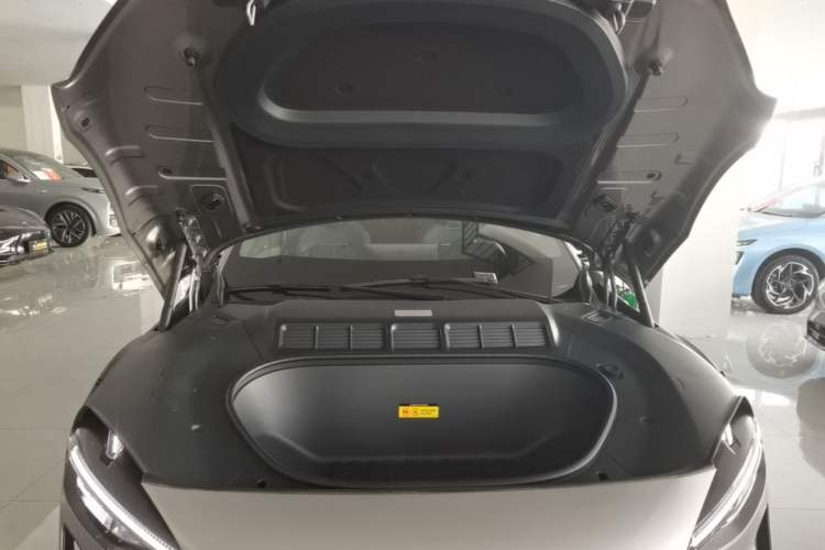 Used Xiaomi Auto YU7 2025 Ultra-Long Range Rear-Wheel Drive Version Engine Bay