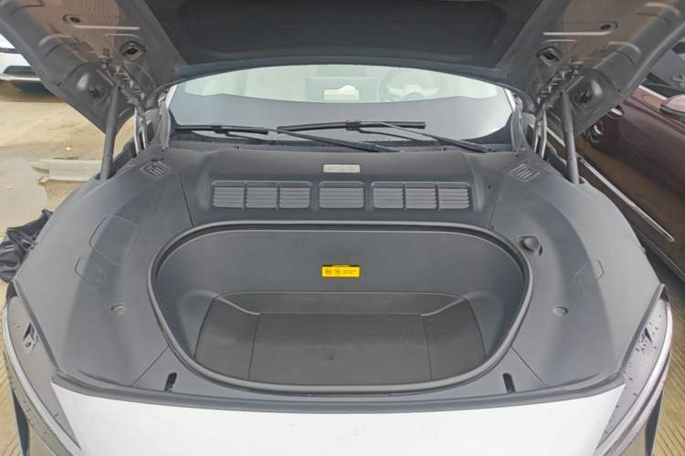 Used Xiaomi Auto YU7 2025 Ultra-Long Range High-Performance All-Wheel-Drive Max Edition Engine Bay