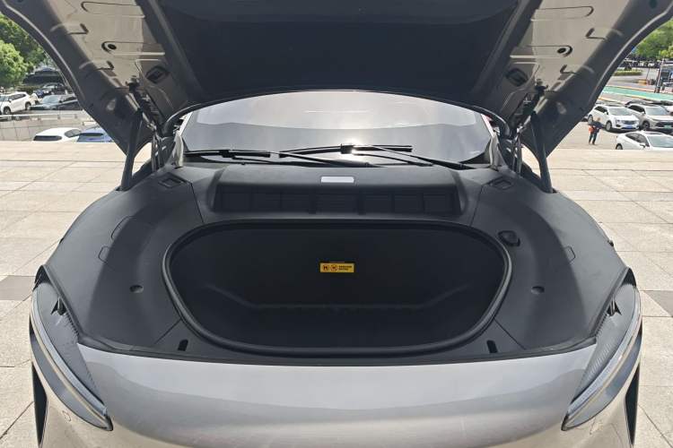 Used Xiaomi Auto YU7 2025 Ultra-Long Range High-Performance All-Wheel-Drive Max Edition Engine Bay