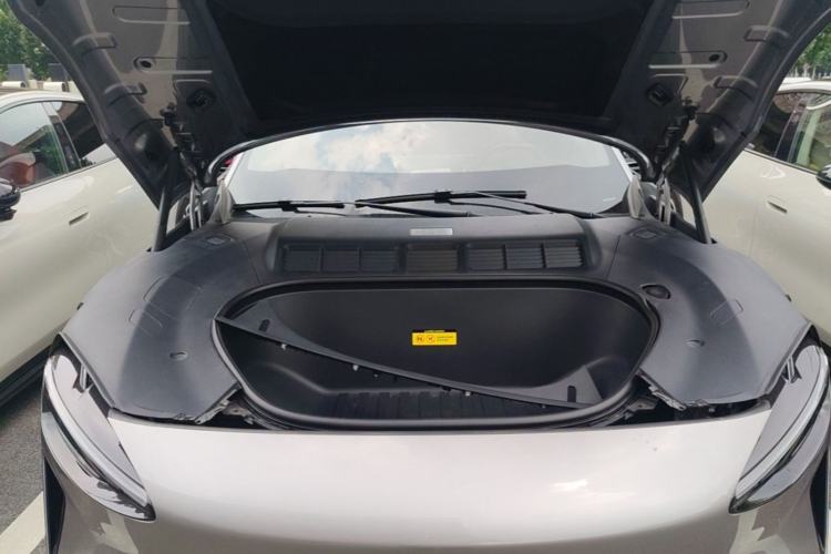 Used Xiaomi Auto YU7 2025 Ultra-Long Range High-Performance All-Wheel-Drive Max Edition Engine Bay