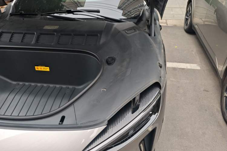 Used Xiaomi Auto YU7 2025 Ultra-Long Range High-Performance All-Wheel-Drive Max Edition Engine Bay Left