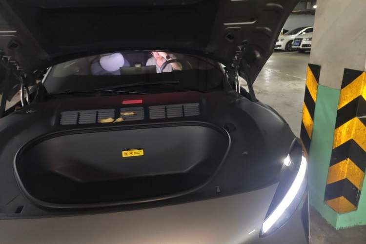 Used Xiaomi Auto YU7 2025 Ultra-Long Range High-Performance All-Wheel-Drive Max Edition Engine Bay Left