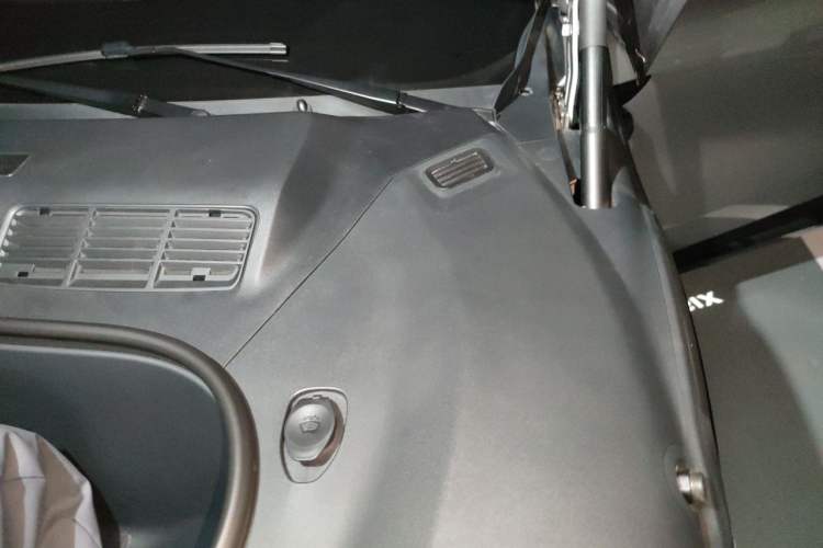 Used Xiaomi Auto YU7 2025 Ultra-Long Range High-Performance All-Wheel-Drive Max Edition Engine Bay Left