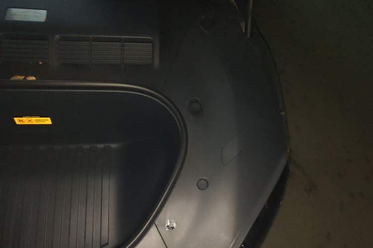 Used Xiaomi Auto YU7 2025 Ultra-Long Range Rear-Wheel Drive Version Engine Bay Left
