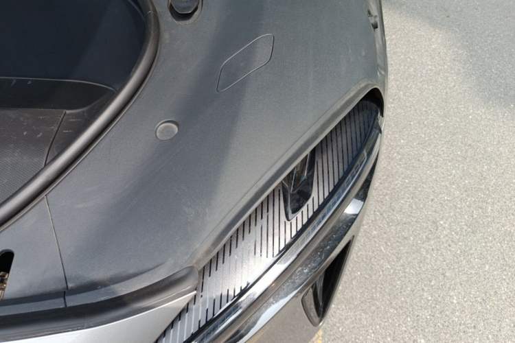 Used Xiaomi Auto YU7 2025 Ultra-Long Range High-Performance All-Wheel-Drive Max Edition Engine Bay Left