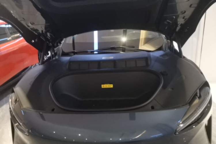 Used Xiaomi Auto YU7 2025 Ultra-Long Range High-Performance All-Wheel-Drive Max Edition Engine Bay