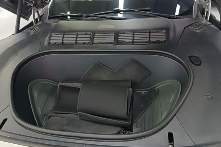 Used Xiaomi Auto YU7 2025 Ultra-Long Range High-Performance All-Wheel-Drive Max Edition Engine Bay