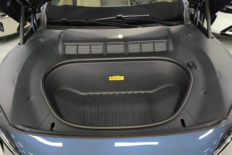 Used Xiaomi Auto YU7 2025 Ultra-Long Range High-Performance All-Wheel-Drive Max Edition Engine Bay