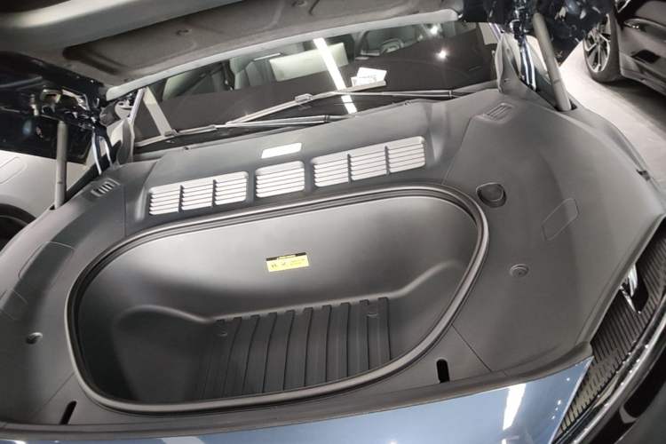 Used Xiaomi Auto YU7 2025 Ultra-Long Range High-Performance All-Wheel-Drive Max Edition Engine Bay