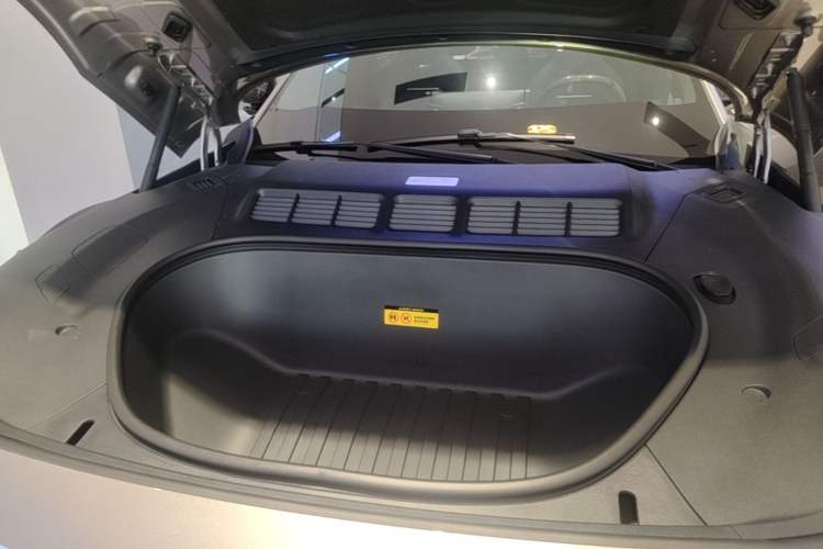 Used Xiaomi Auto YU7 2025 Ultra-Long Range High-Performance All-Wheel-Drive Max Edition Engine Bay