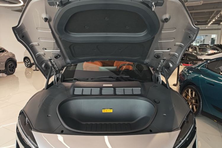 Used Xiaomi Auto YU7 2025 Ultra-Long Range High-Performance All-Wheel-Drive Max Edition Engine Bay