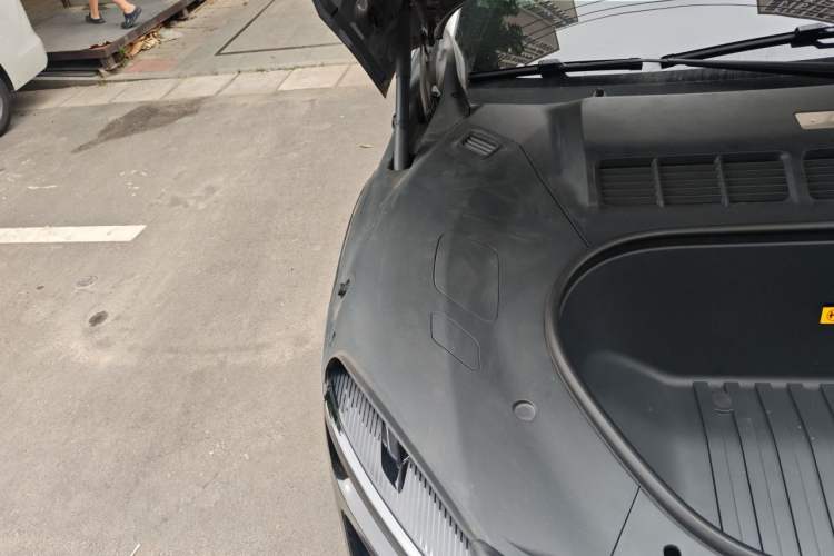 Used Xiaomi Auto YU7 2025 Ultra-Long Range High-Performance All-Wheel-Drive Max Edition Engine Bay Right