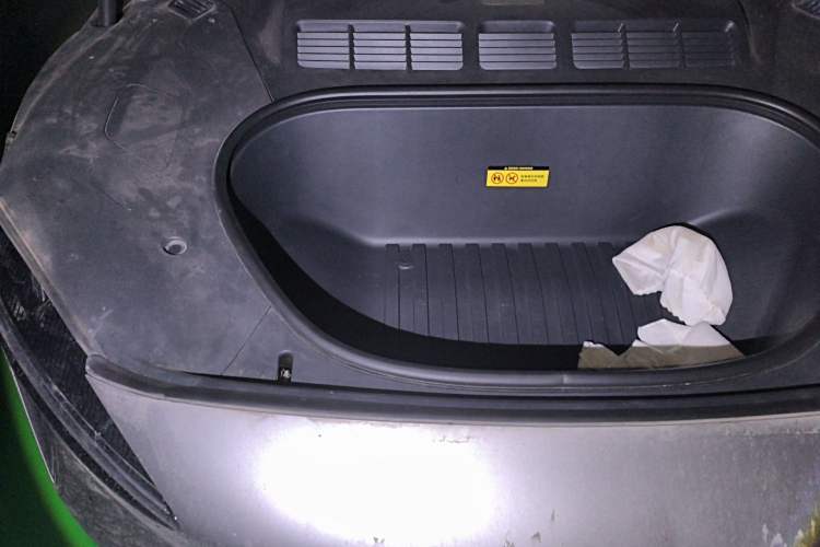Used Xiaomi Auto YU7 2025 Ultra-Long Range Rear-Wheel Drive Version Engine Bay Right